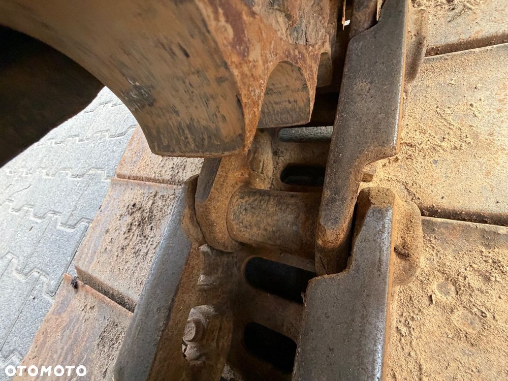 Komatsu PC240LC-11 - 8