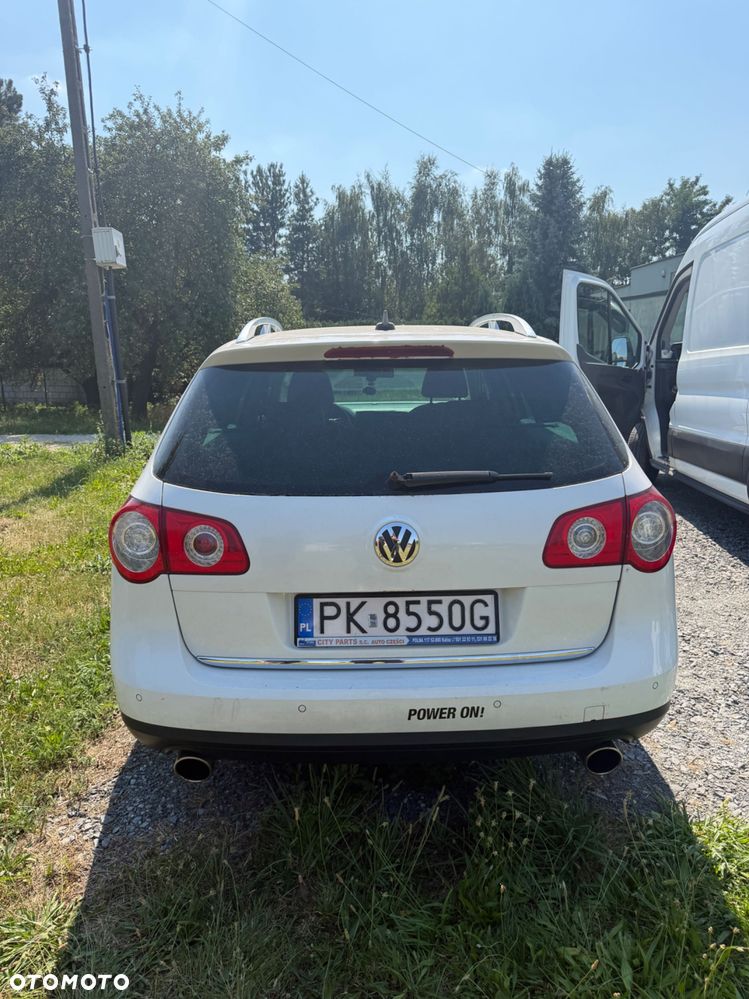 Volkswagen Passat - 1