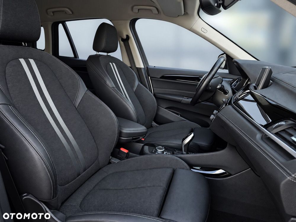BMW X1 sDrive18i Sport Line - 27