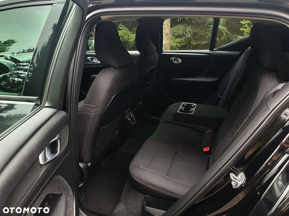 Volvo XC 40 B4 B AWD DKG Momentum Pro - 8