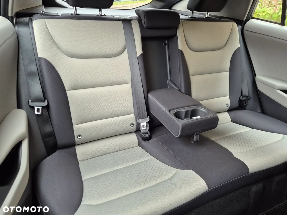 Hyundai IONIQ - 32