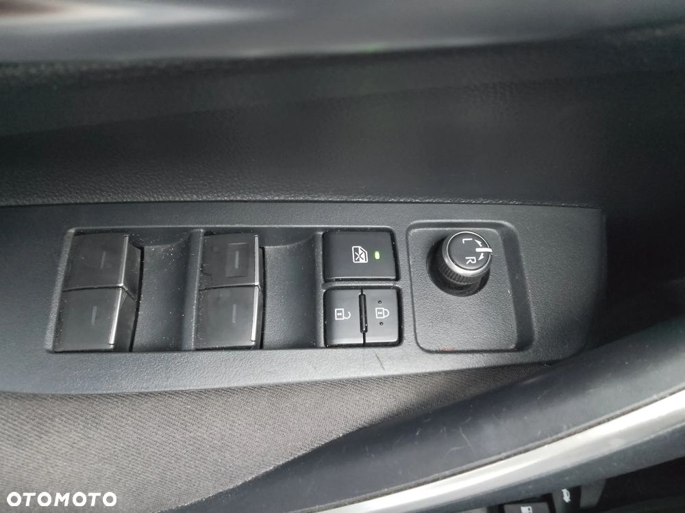 Toyota Corolla 1.5 Comfort - 23