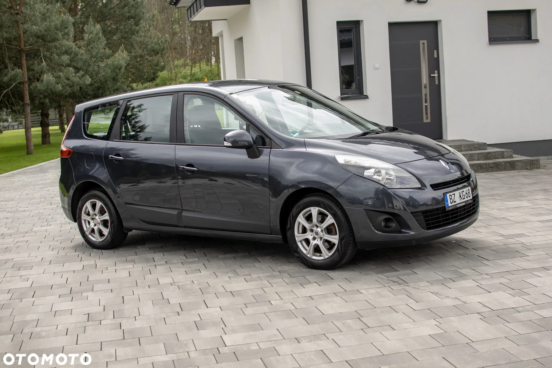Renault Grand Scenic - 9