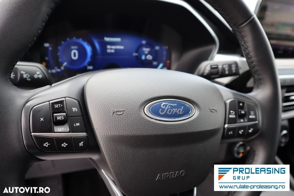 Ford Kuga - 10