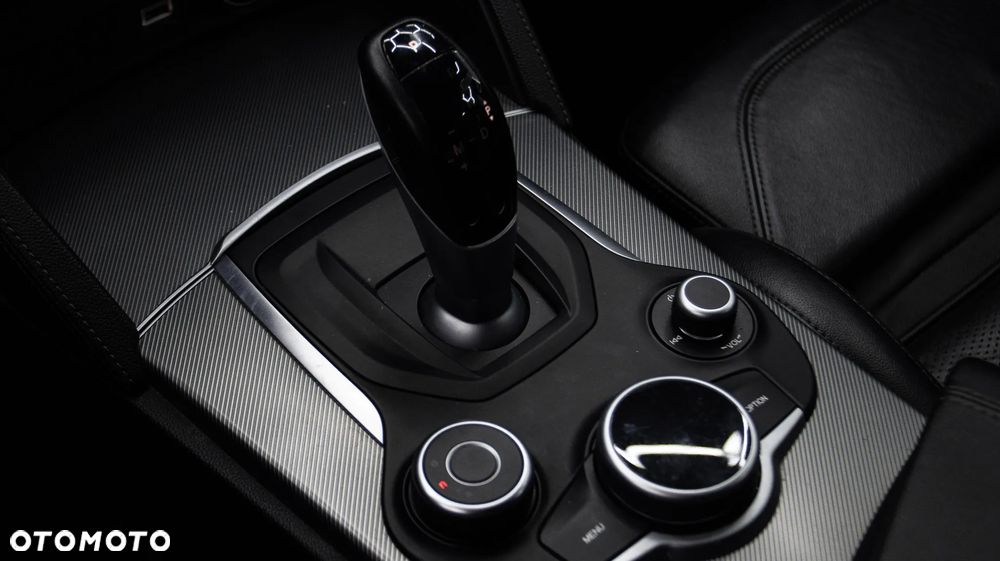 Alfa Romeo Stelvio 2.0 Turbo Executive Q4 - 22