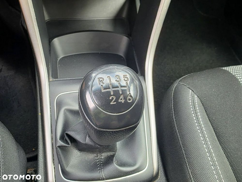 Hyundai i30 1.6 D Classic + - 21