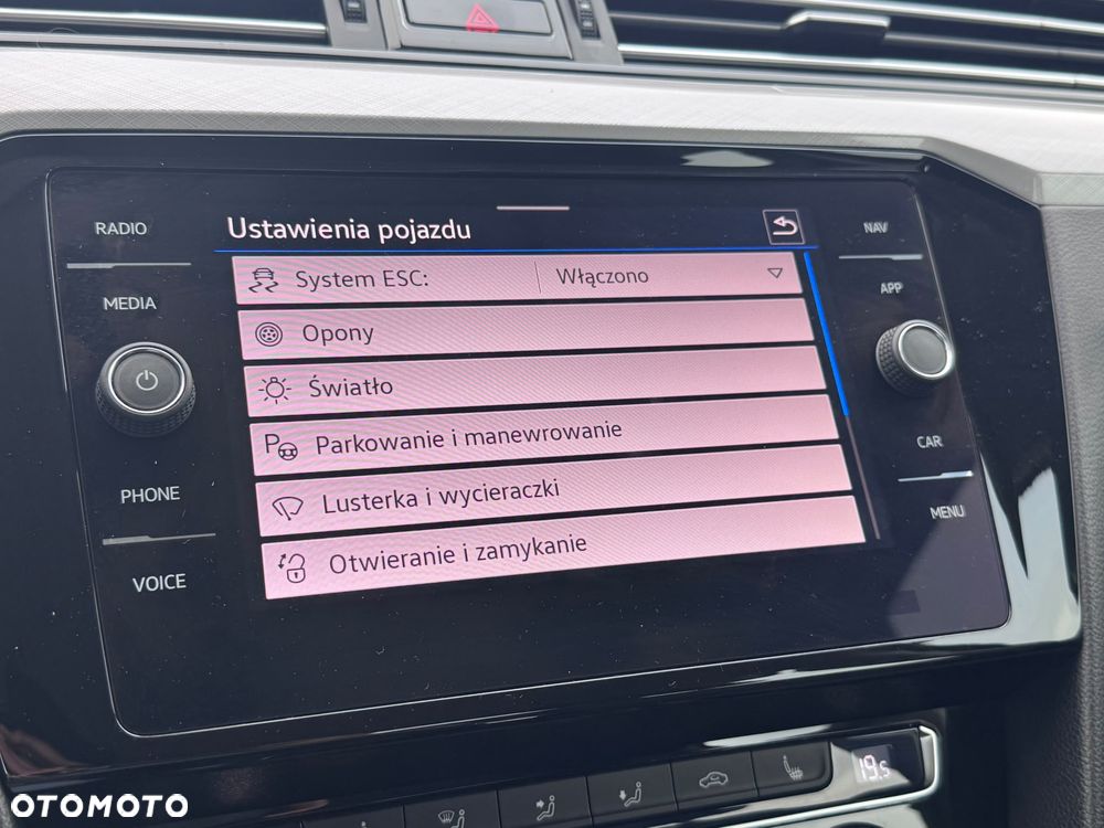 Volkswagen Passat 2.0 TDI EVO Business DSG - 24
