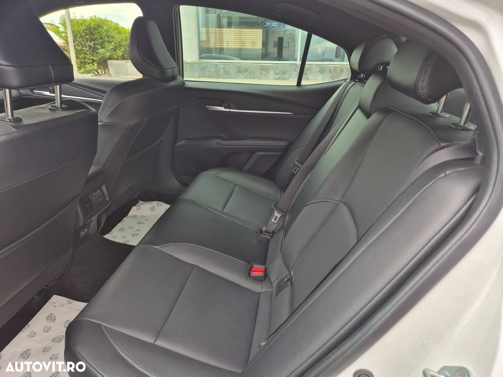 Toyota Camry 2.5 Exclusive - 15
