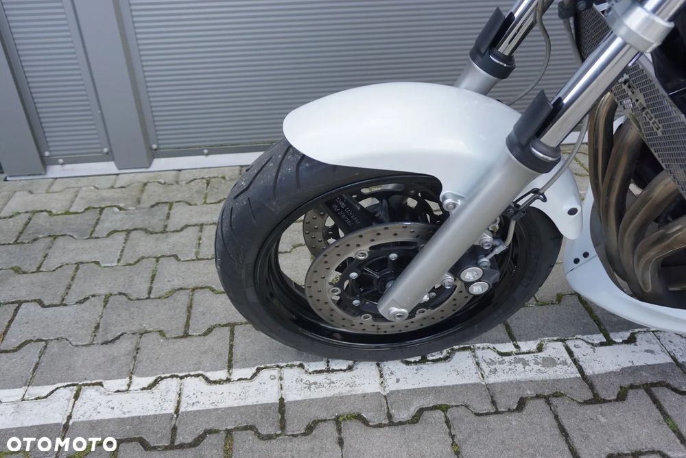 Yamaha XJR - 22