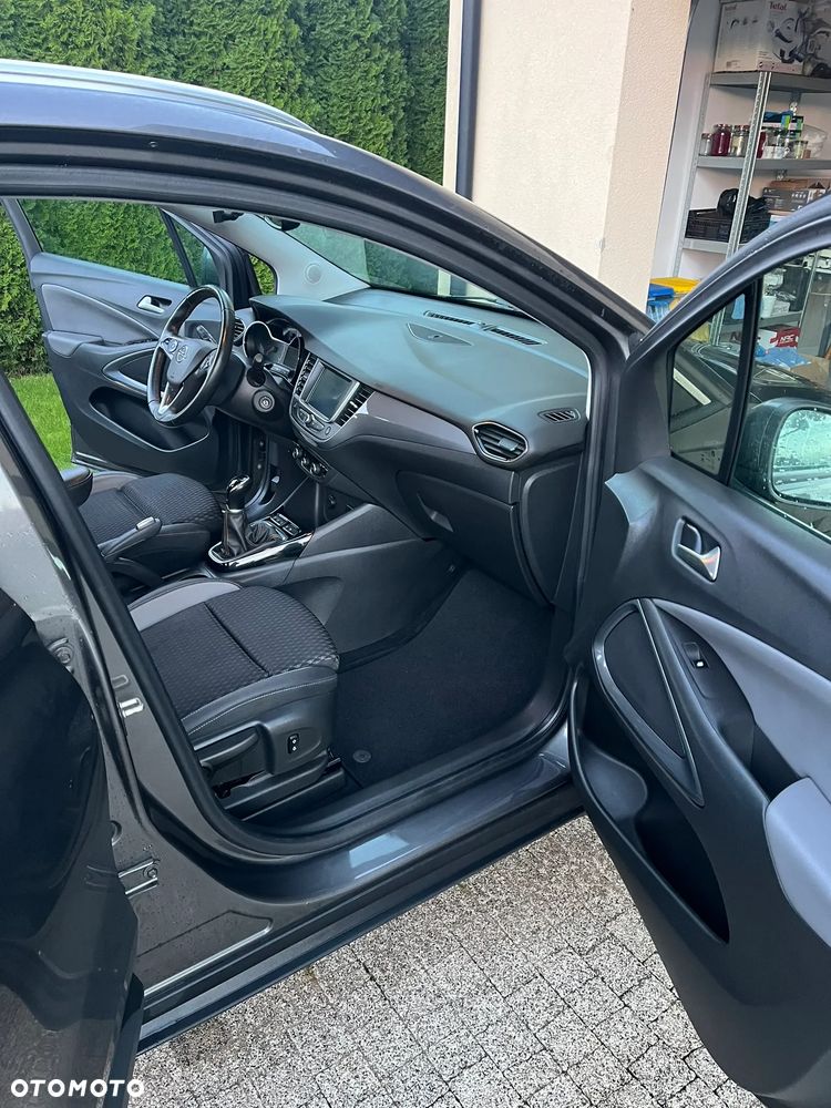Opel Crossland X - 13