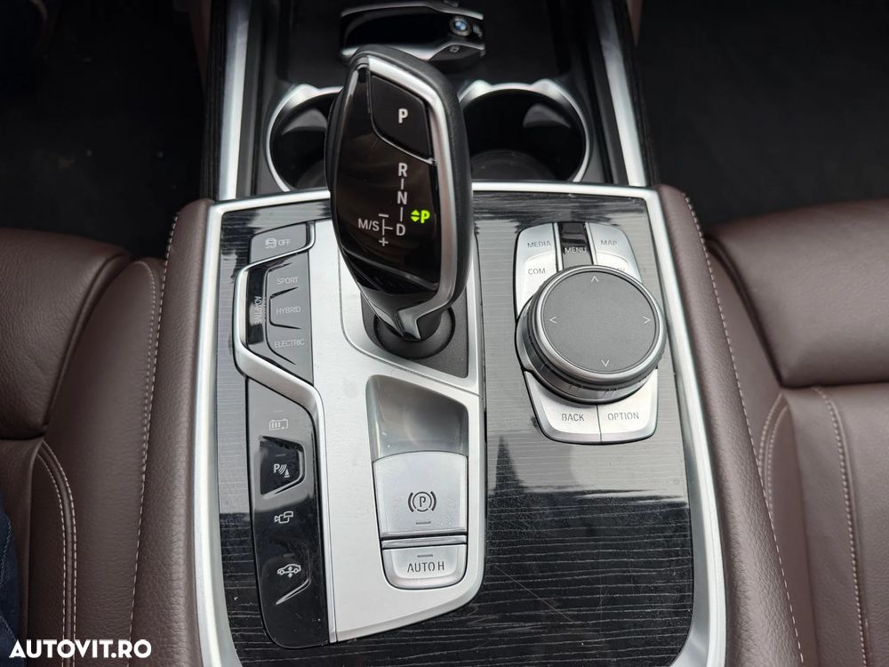BMW Seria 7 745e - 9