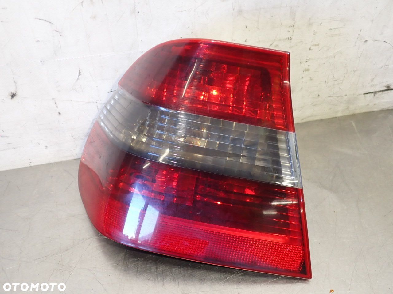 LAMPA LEWA TYLNA BMW E46 - 1