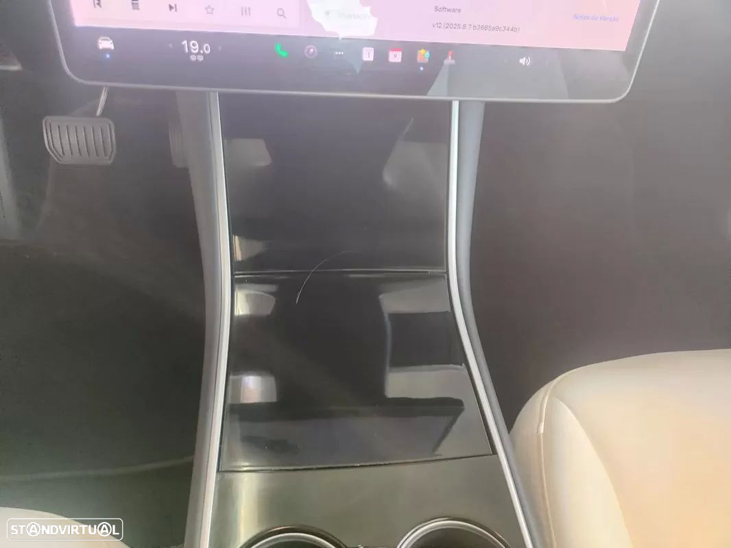 Tesla Model 3 - 32
