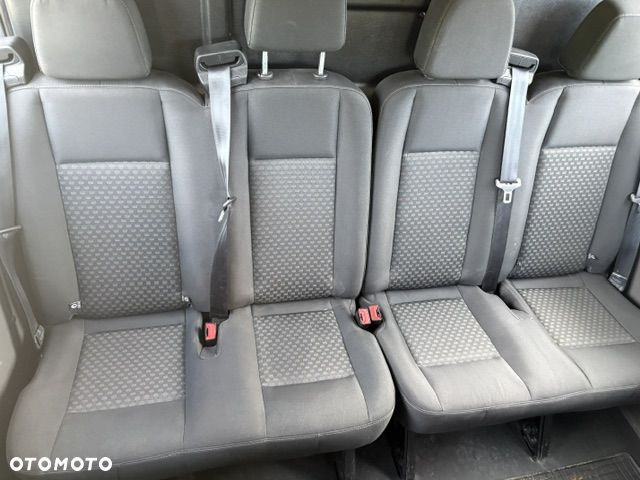 Ford Transit 7 osobowy - 27