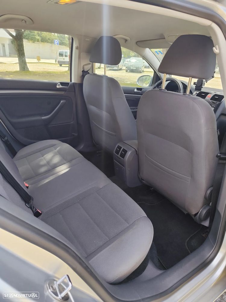 VW Golf 1.9 TDi Confortline DSG - 34