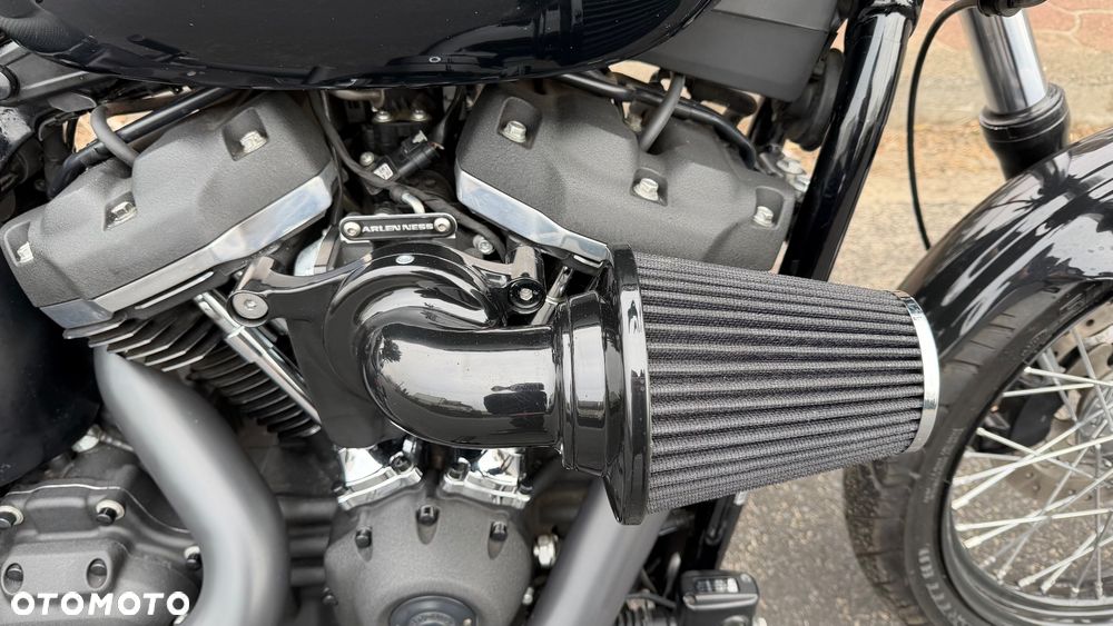 Harley-Davidson Softail Street Bob - 20