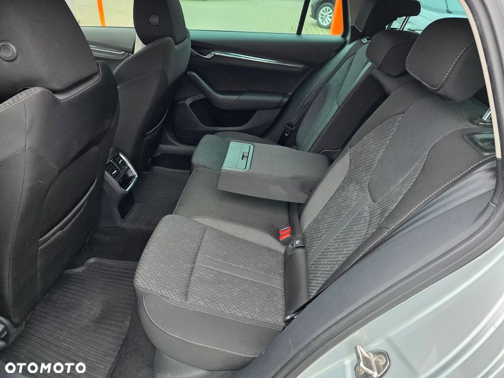 Skoda Octavia 1.5 TSI ACT Style - 12