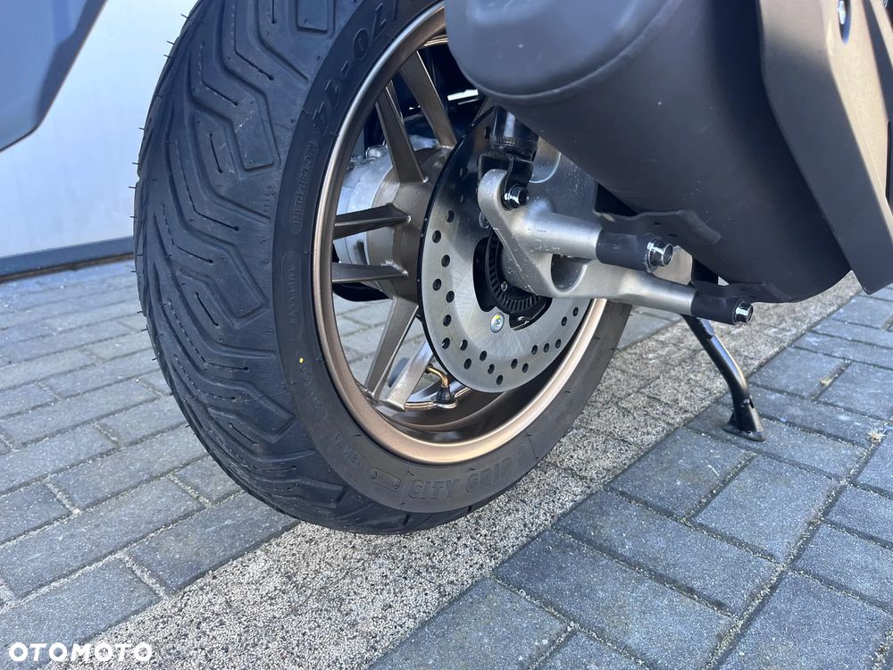 Honda NSS - 27