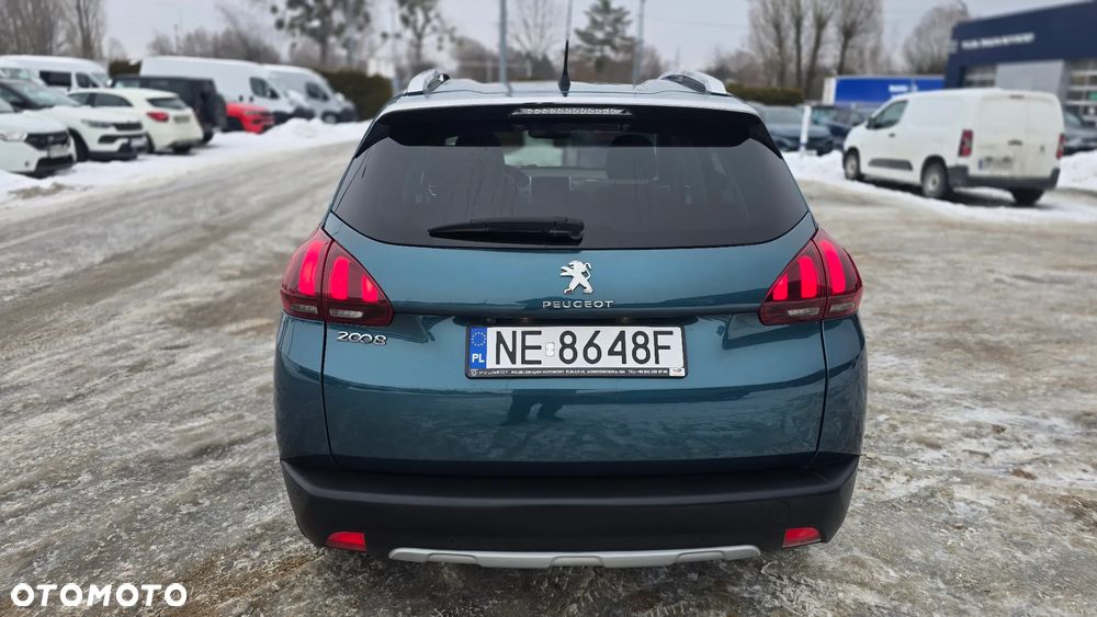 Peugeot 2008 1.2 PureTech Allure S&S - 4