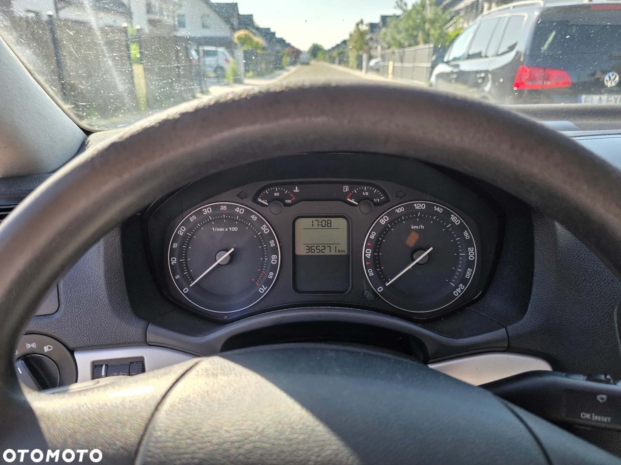 Skoda Octavia 1.6 Ambiente - 11