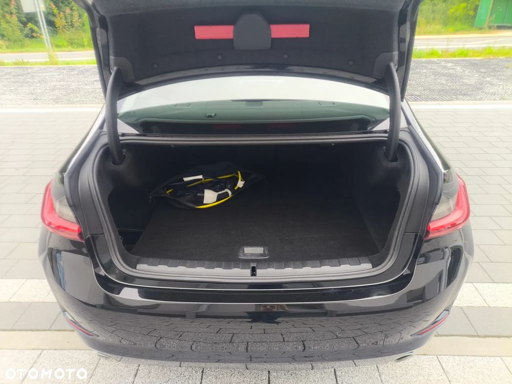 BMW Seria 3 320e - 21