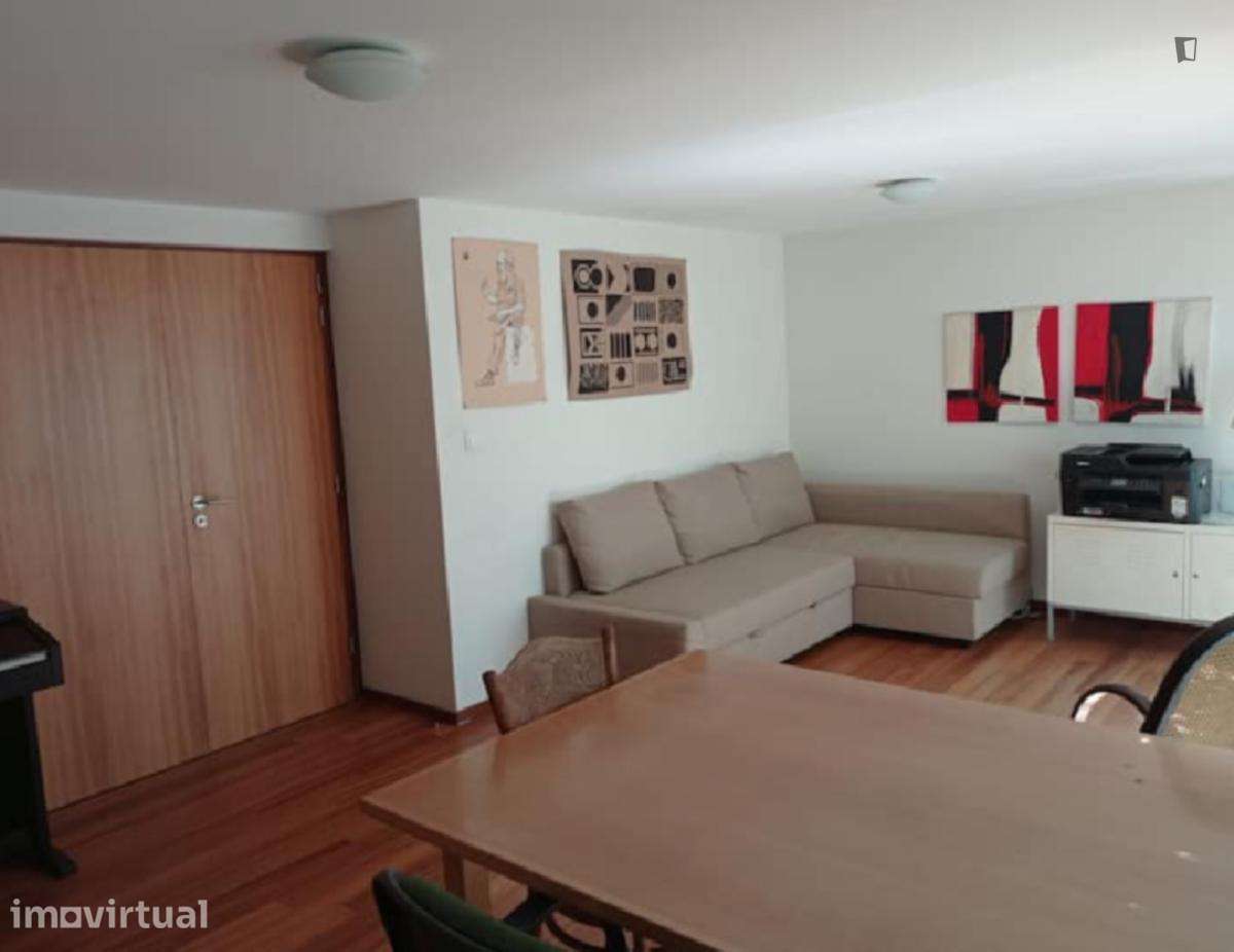 Quarto - localizado em Aldoar Porto - Grande imagem: 5/11