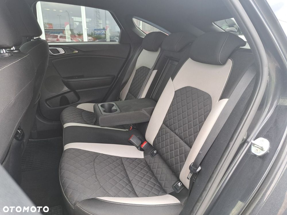 Kia ProCeed 1.5 T-GDI GT Line - 17