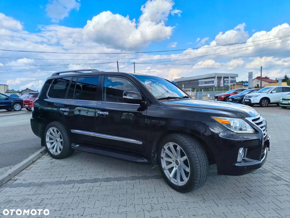 Lexus LX - 6