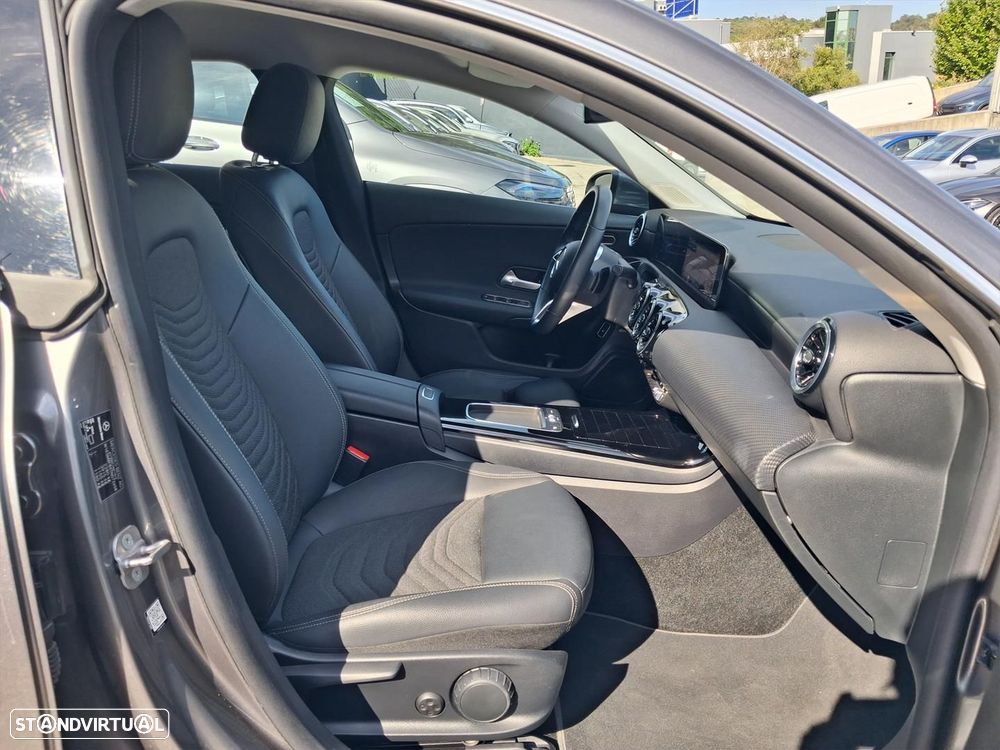 Mercedes-Benz CLA 250 e Shooting Brake Style Plus - 14