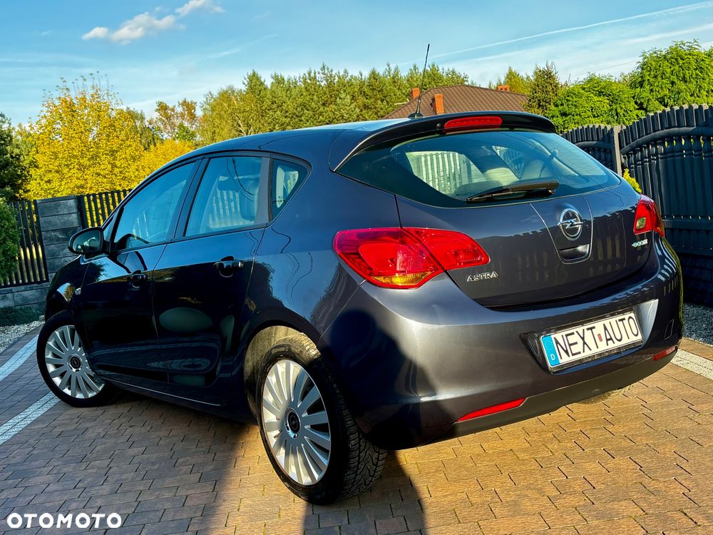 Opel Astra - 18