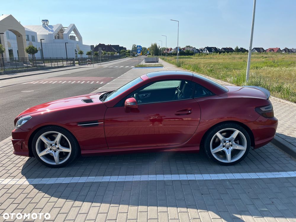 Mercedes-Benz SLK 200 CGI - 8