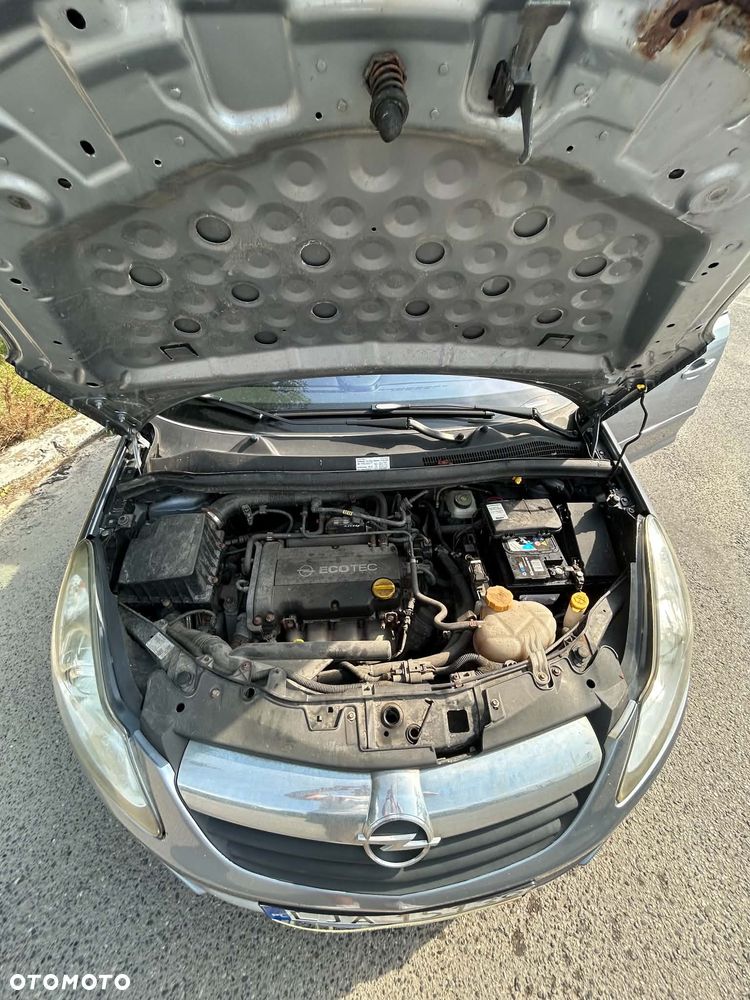 Opel Corsa 1.4 16V Cosmo - 15