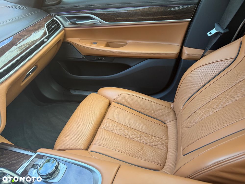 BMW Seria 7 740Li - 15