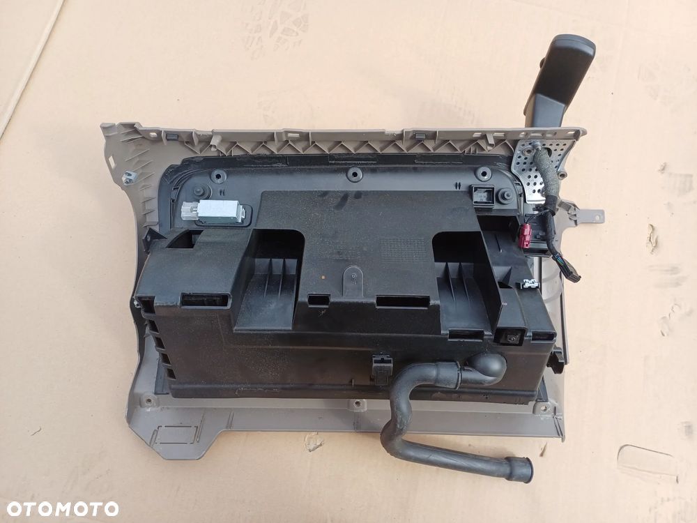 Schowek pasażera Golf VI Europa brąz - 10