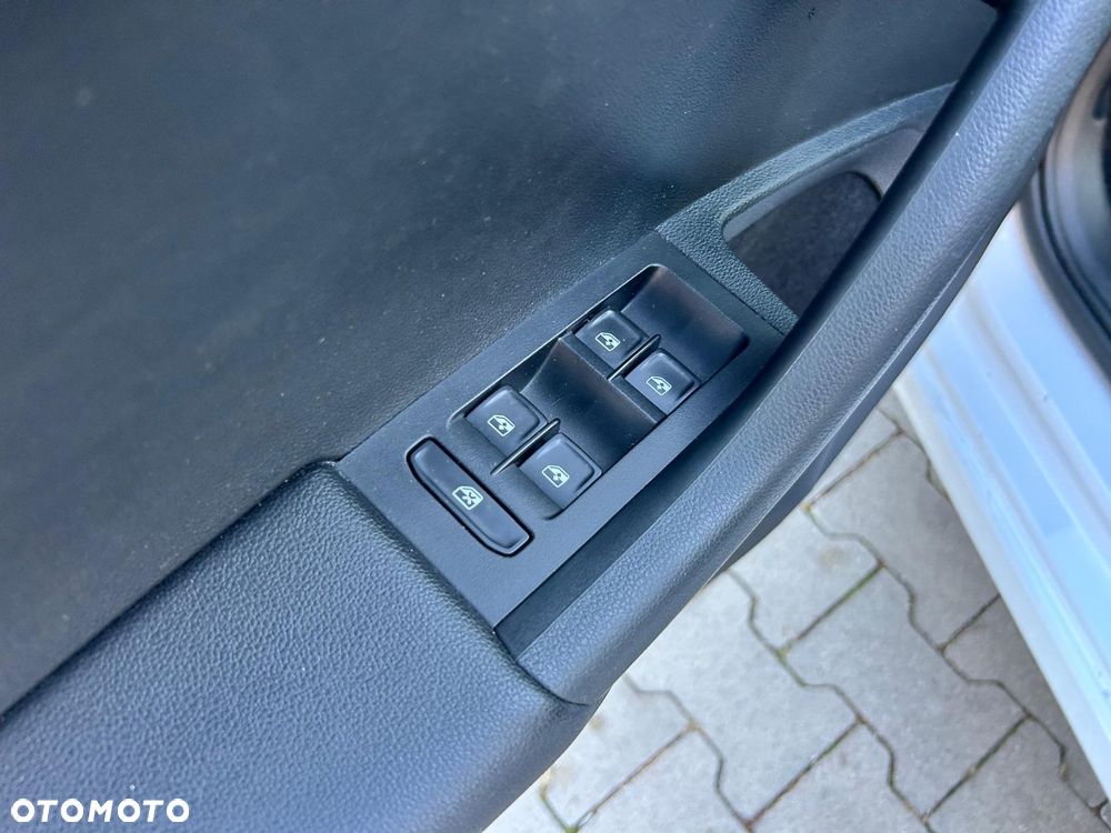 Skoda Octavia 2.0 TDI DSG Selection - 39