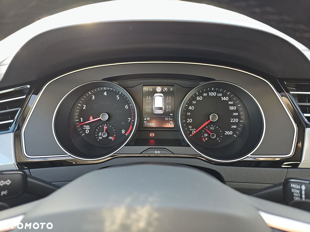 Volkswagen Passat - 22
