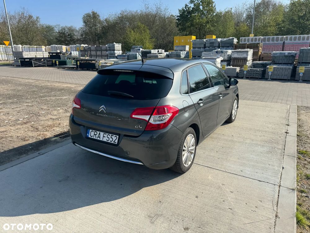 Citroën C4 e-HDi 115 Selection - 6