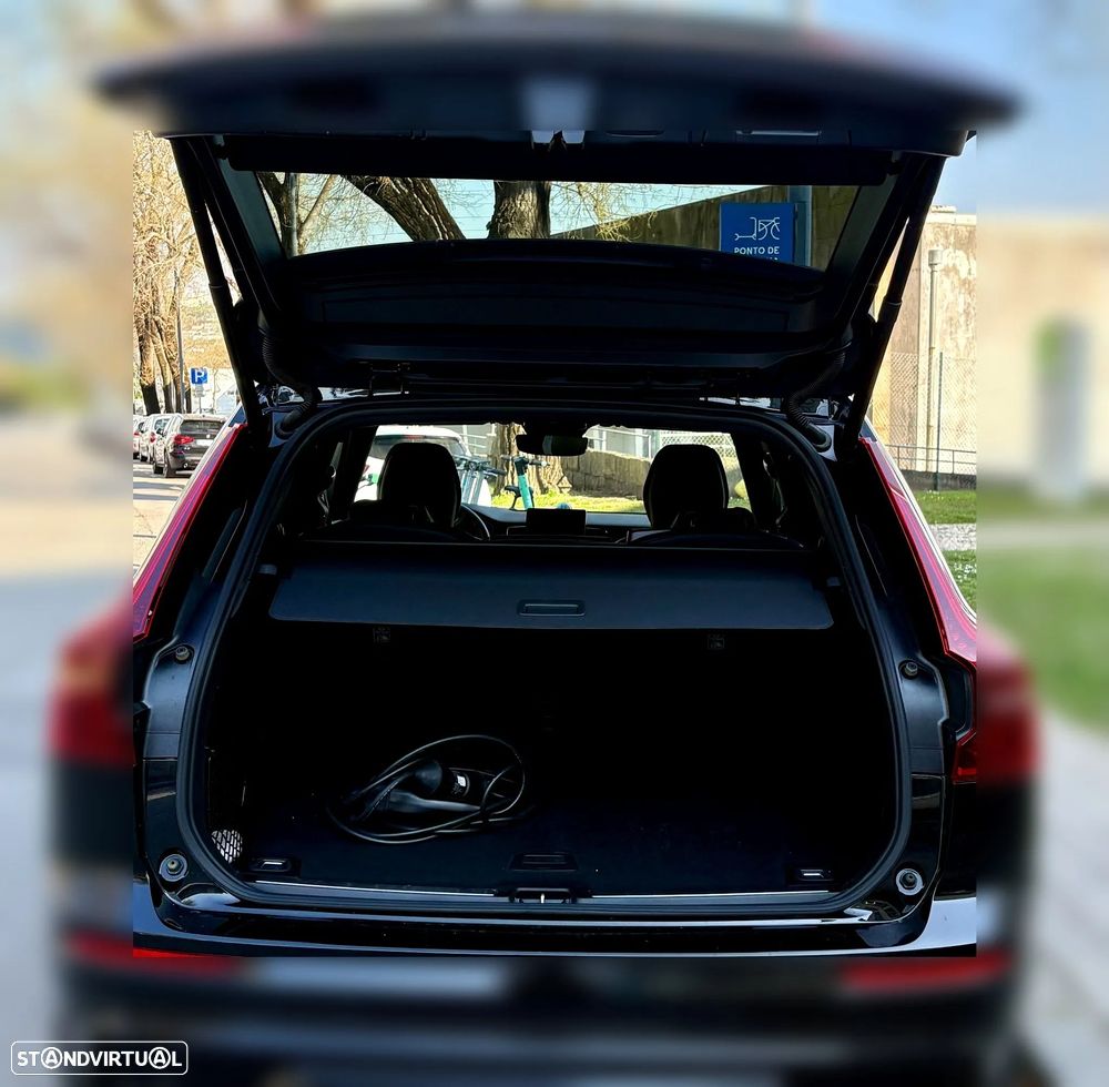 Volvo XC 60 2.0 T6 PHEV Black Edition AWD - 13
