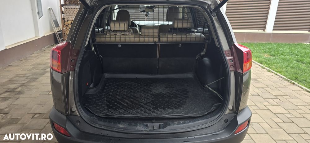 Toyota RAV4 2.2 D-4CAT 4WD Aut Luxury 18" - 6