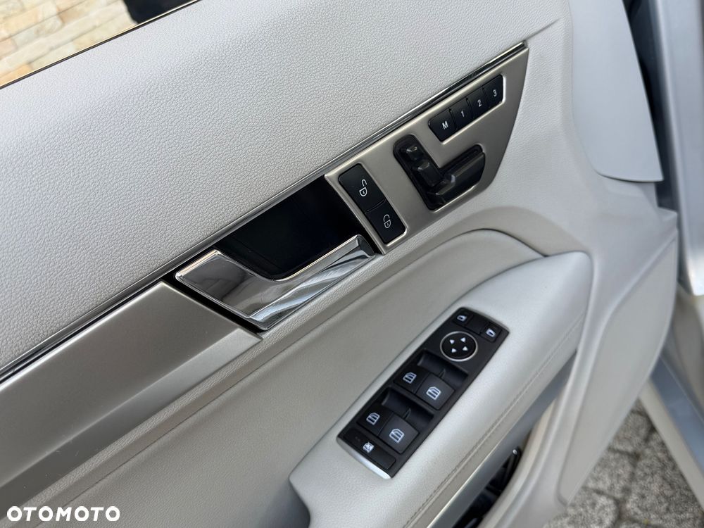 Mercedes-Benz Klasa E 500 7G-TRONIC Prime Edition - 36