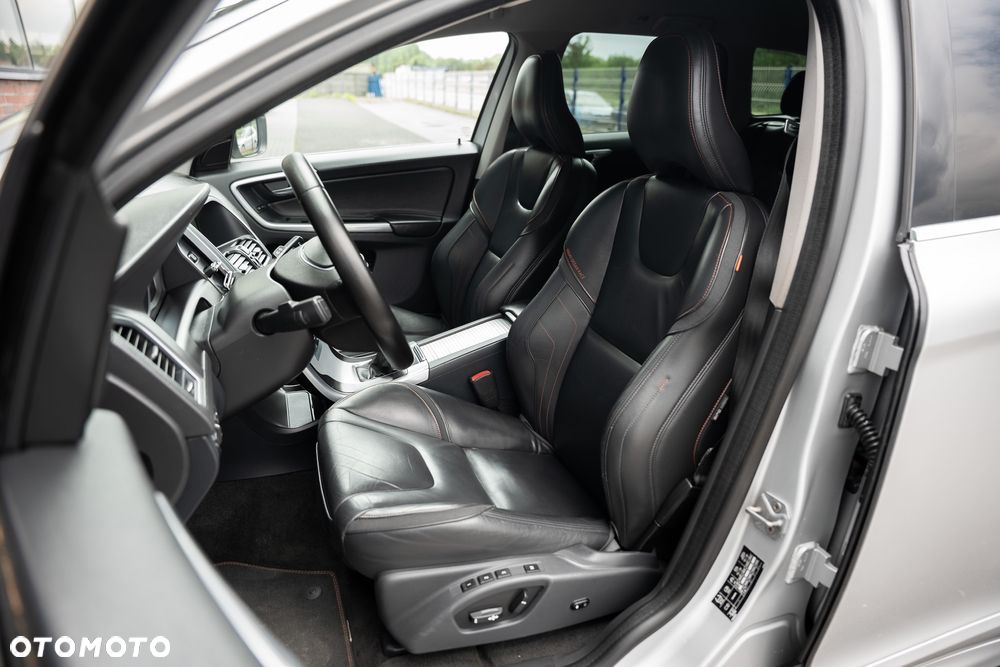 Volvo XC 60 D3 Drive-E Ocean Race - 24