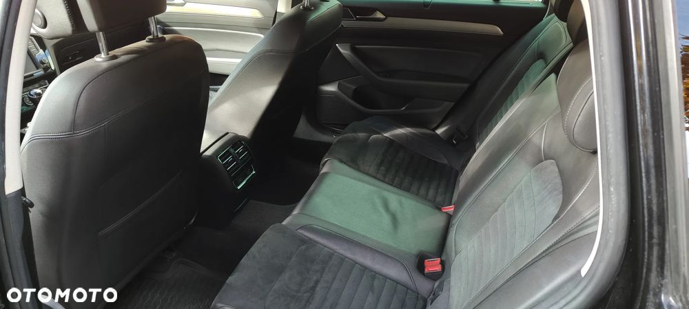 Volkswagen Passat - 10