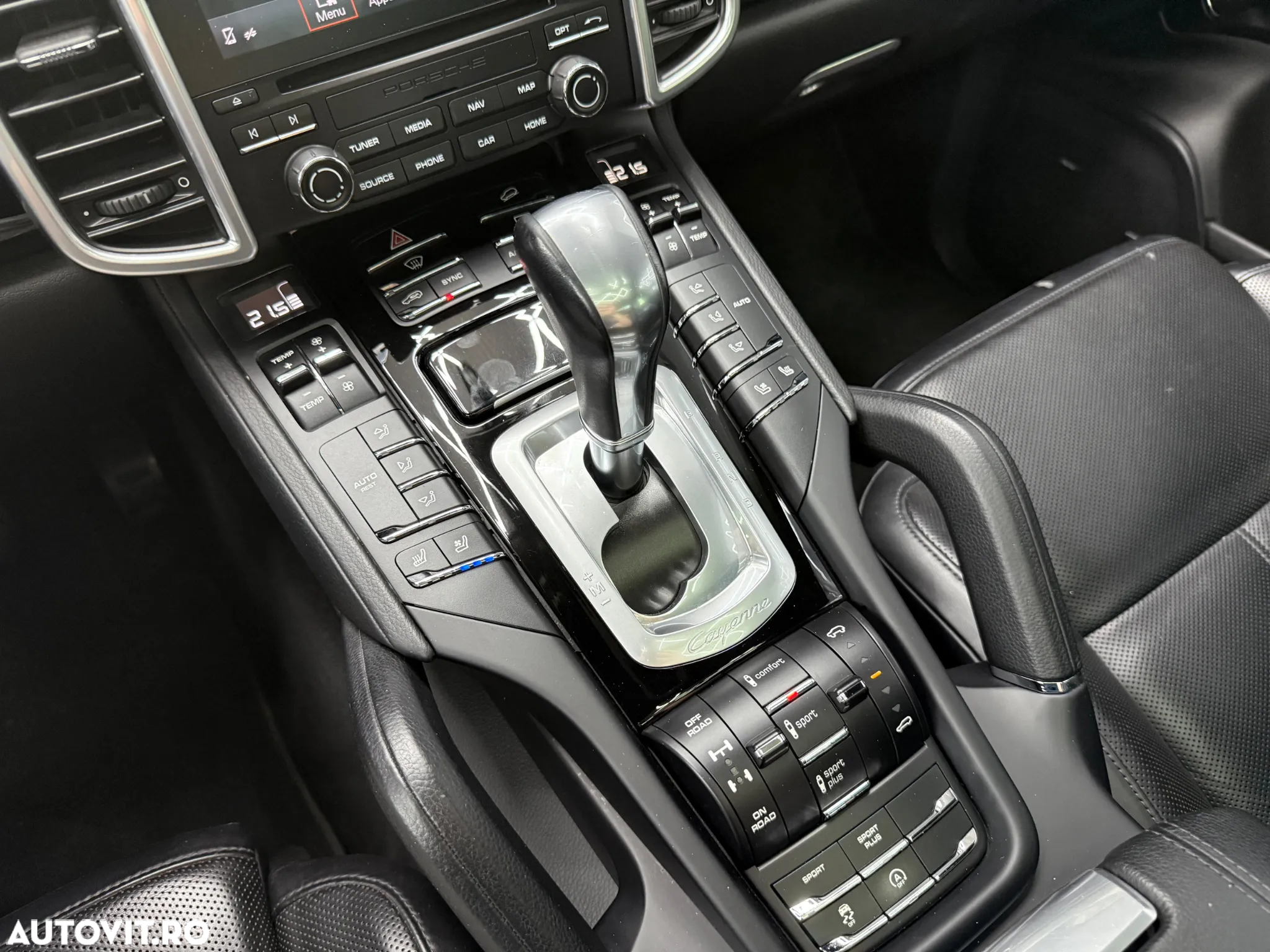 Porsche Cayenne 3.0 L - 13