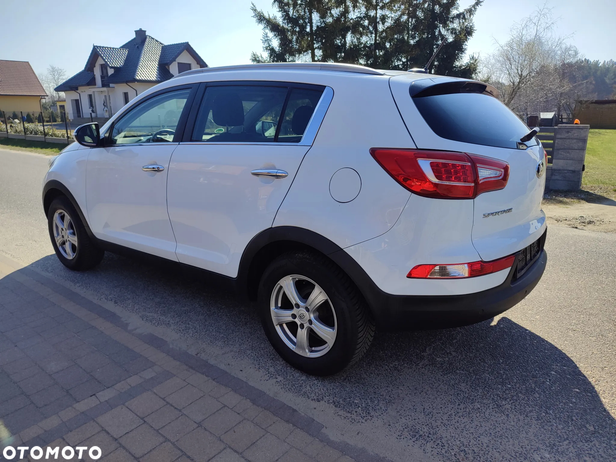 Kia Sportage 1.6 GDI 2WD Dream-Team Edition - 4