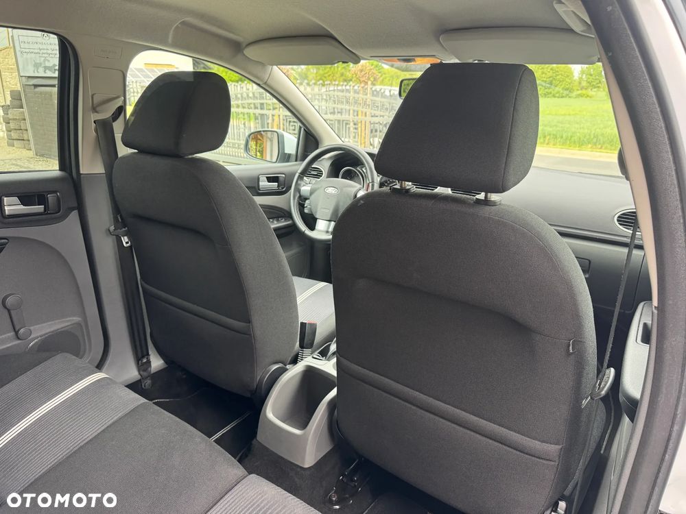 Ford Focus 1.6 16V Style - 34