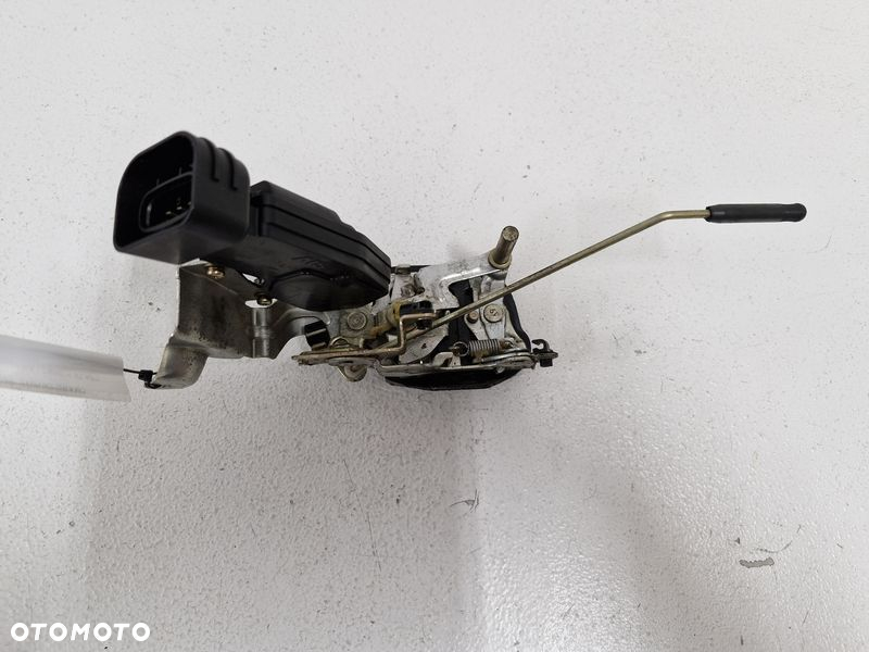 SUZUKI GRAND VITARA I 1 ZAMEK KLAPY BAGAŻNIKA TYŁ TYLNY 4 PIN - 2