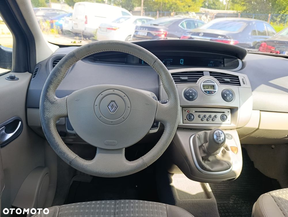 Renault Scenic 1.6 16V Dynamique - 8