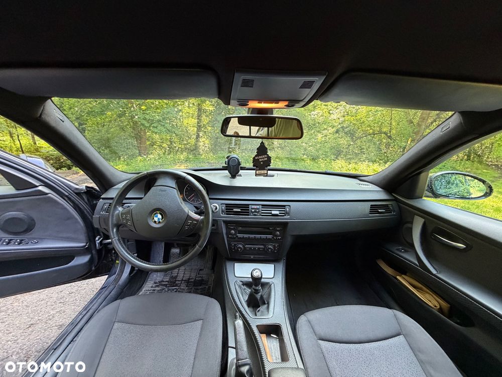 BMW Seria 3 320i - 12