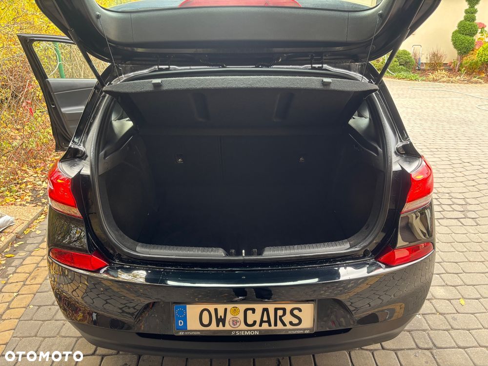 Hyundai i30 1.4 Intro Edition - 24