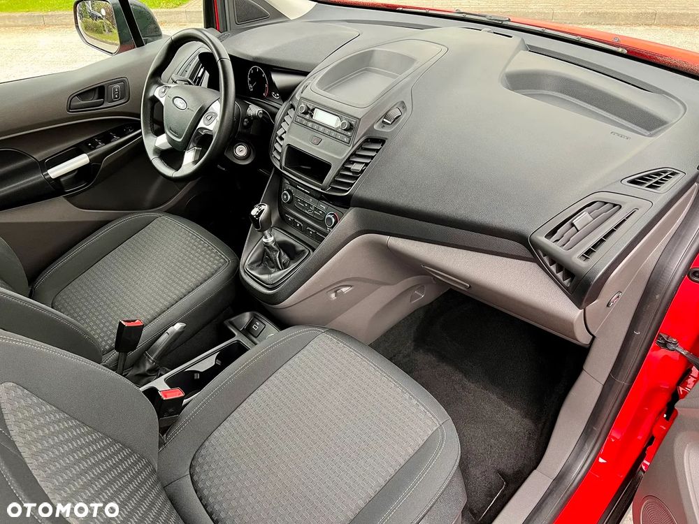 Ford Tourneo Connect 1.5 TDCi Start-Stop Titanium - 24